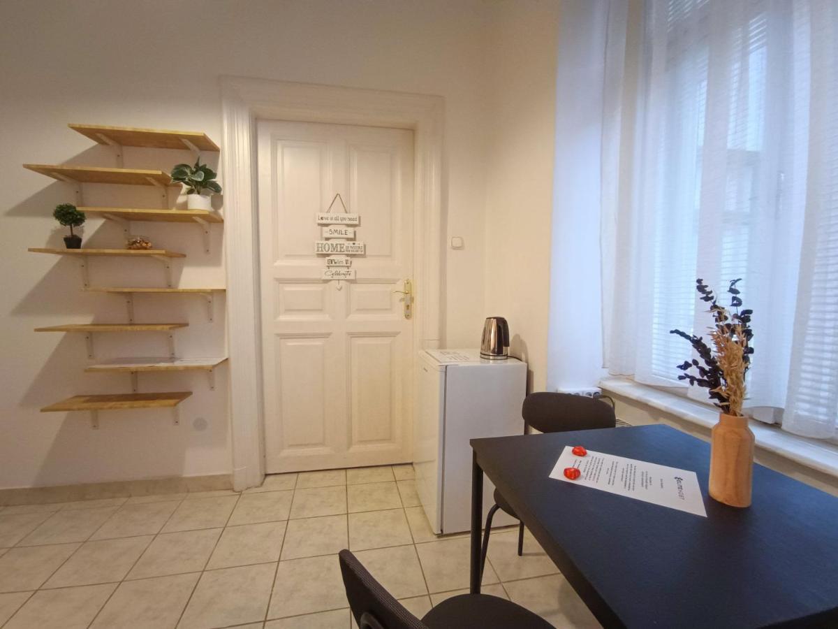 R172 Elitehost Raday Studio Apartment Будапеща Екстериор снимка