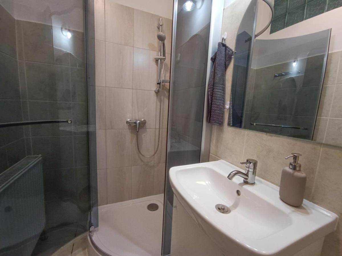 R172 Elitehost Raday Studio Apartment Будапеща Екстериор снимка